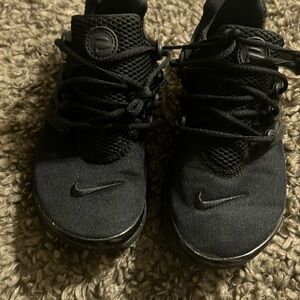 Girls/boys presto size 3…worn once